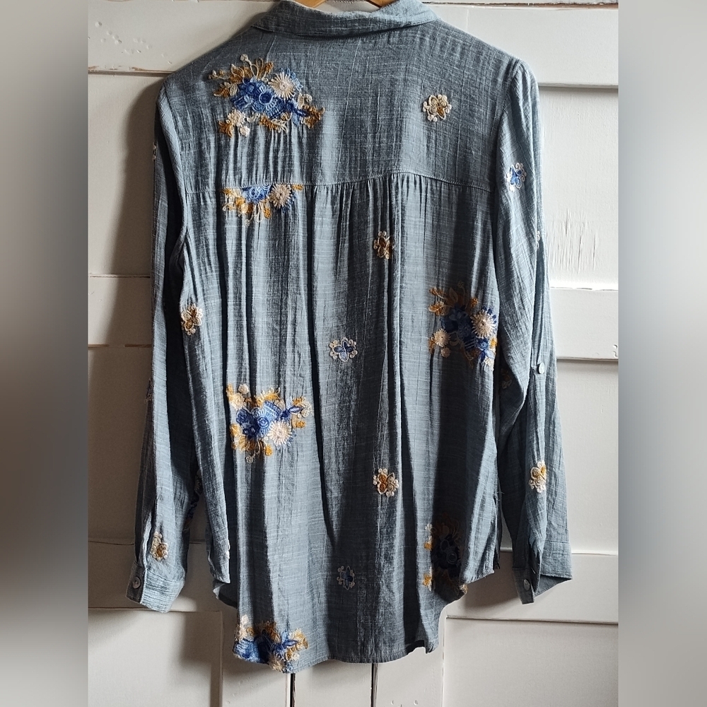 Fig & Flower Women's Blue Floral Embroidered Long Sleeve Tunic Button Up | Lg - Picture 2 of 7
